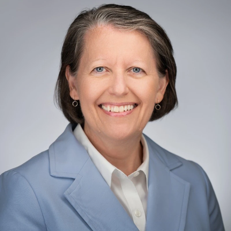 Bobbi Watt Geer Headshot